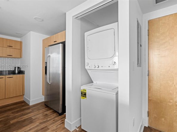 350 S Miami Ave 1803, Miami FL 33130