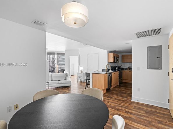 350 S Miami Ave 1803, Miami FL 33130