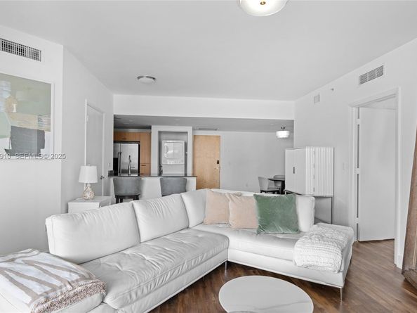 350 S Miami Ave 1803, Miami FL 33130