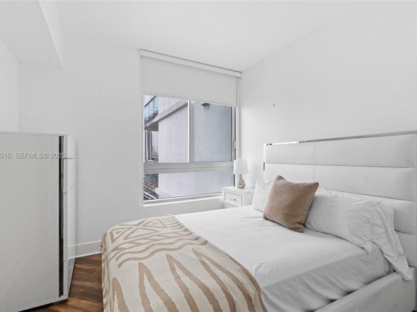 350 S Miami Ave 1803, Miami FL 33130