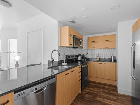 350 S Miami Ave 1803, Miami FL 33130