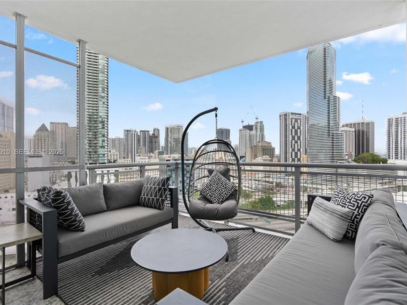 350 S Miami Ave 1803, Miami FL 33130