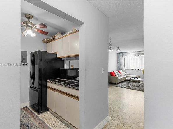 1530 SW 2nd St 106, Miami FL 33135