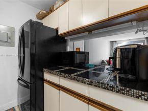 1530 SW 2nd St 106, Miami FL 33135