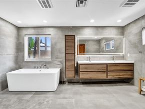 3350 N 40th St, Hollywood FL 33021