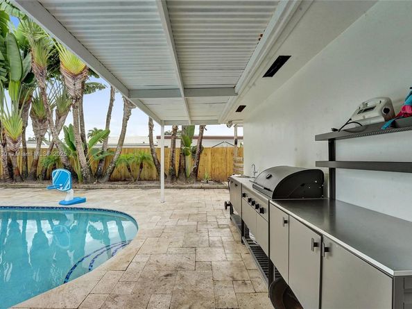 3350 N 40th St, Hollywood FL 33021