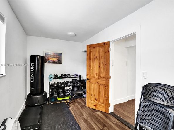 3350 N 40th St, Hollywood FL 33021