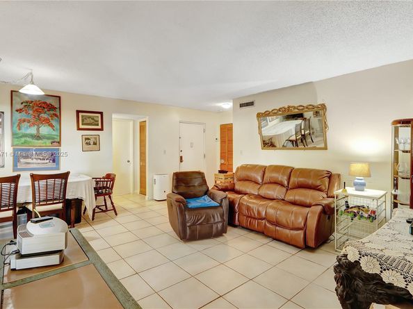 8860 SW 123rd Ct K207, Miami FL 33186