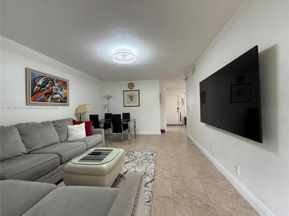 4310 NW 12th Ct 106, Lauderhill FL 33313