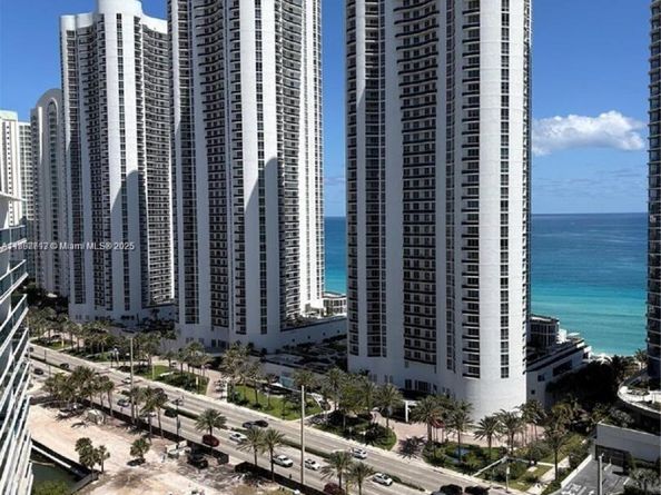 100 Bayview Dr PH11, Sunny Isles Beach FL 33160