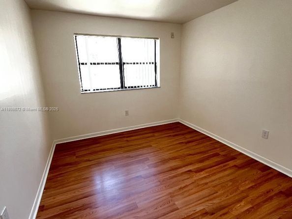 7090 NW 179th St 102, Hialeah FL 33015