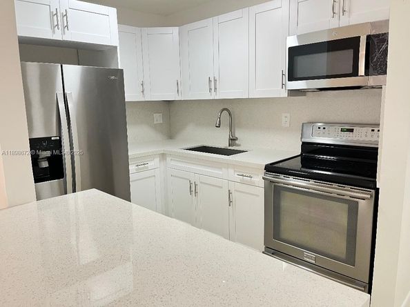 7090 NW 179th St 102, Hialeah FL 33015