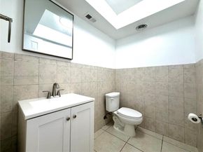 1885 NE 121st St 3, North Miami FL 33181