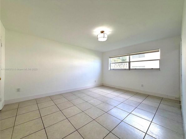 1885 NE 121st St 3, North Miami FL 33181