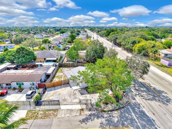 3620 NW 210th Ter, Miami Gardens FL 33056