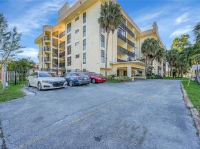 650 NE 149th St 406A, Miami FL 33161