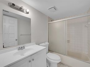 650 NE 149th St 406A, Miami FL 33161