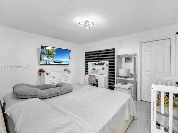 5515 Biscayne Dr, Green Acres FL 33463