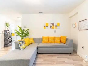 43 NW 41st St, Miami FL 33127