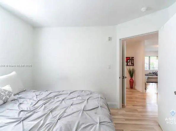 43 NW 41st St, Miami FL 33127