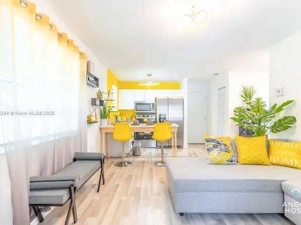43 NW 41st St, Miami FL 33127
