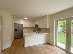 809 SW 10th St, Hallandale Beach FL 33009