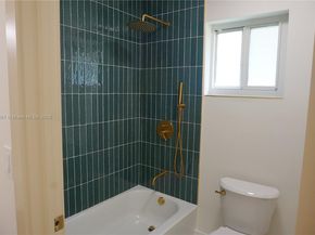 809 SW 10th St, Hallandale Beach FL 33009