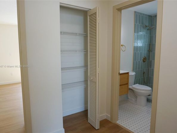 809 SW 10th St, Hallandale Beach FL 33009