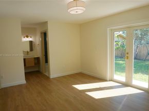 809 SW 10th St, Hallandale Beach FL 33009