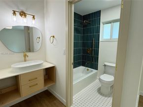 809 SW 10th St, Hallandale Beach FL 33009