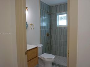 809 SW 10th St, Hallandale Beach FL 33009