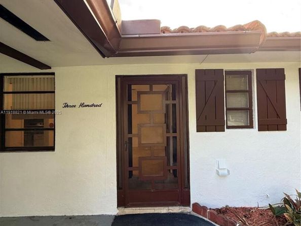 300 NW 42nd St, Boca Raton FL 33431