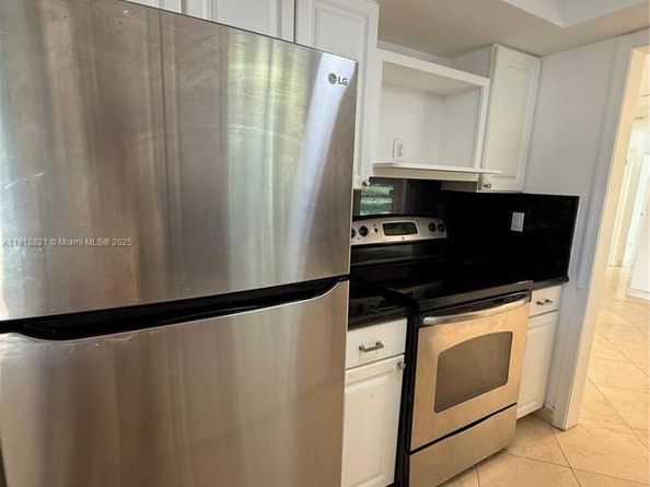 300 NW 42nd St, Boca Raton FL 33431