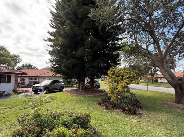 300 NW 42nd St, Boca Raton FL 33431