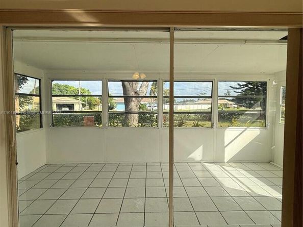 300 NW 42nd St, Boca Raton FL 33431