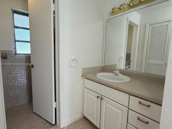 300 NW 42nd St, Boca Raton FL 33431