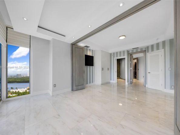 9801 Collins Ave PH11, Bal Harbour FL 33154
