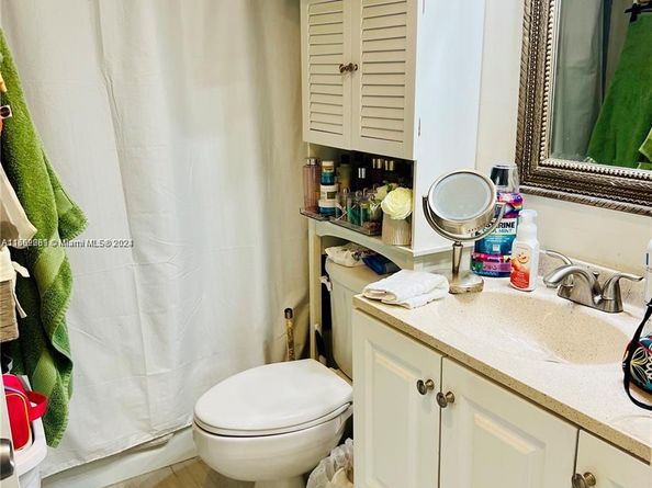 400 Kings Point Dr 317, Sunny Isles Beach FL 33160