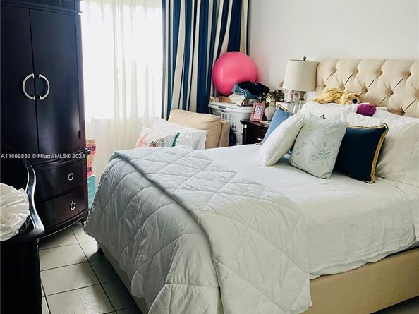 400 Kings Point Dr 317, Sunny Isles Beach FL 33160