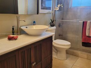 910 Michigan Ave 304, Miami Beach FL 33139