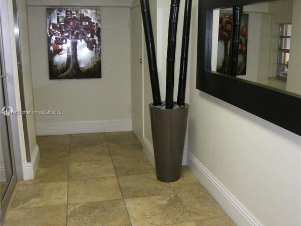 910 Michigan Ave 304, Miami Beach FL 33139