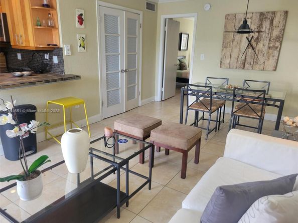 910 Michigan Ave 304, Miami Beach FL 33139