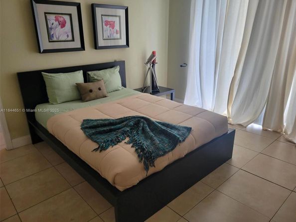 910 Michigan Ave 304, Miami Beach FL 33139