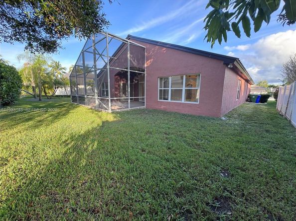 326 SW 162nd Ave, Pembroke Pines FL 33027