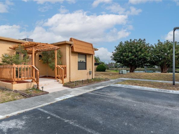 9137 Limetree Ln 166, Pembroke Pines FL 33024