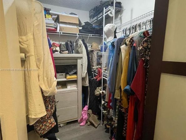 9137 Limetree Ln 166, Pembroke Pines FL 33024