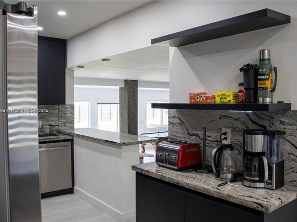 295 NE 150th St, Miami FL 33161