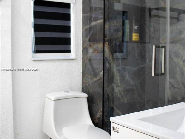 295 NE 150th St, Miami FL 33161