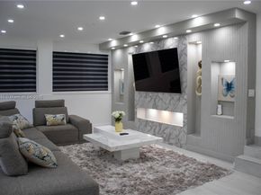 295 NE 150th St, Miami FL 33161