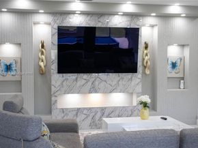 295 NE 150th St, Miami FL 33161